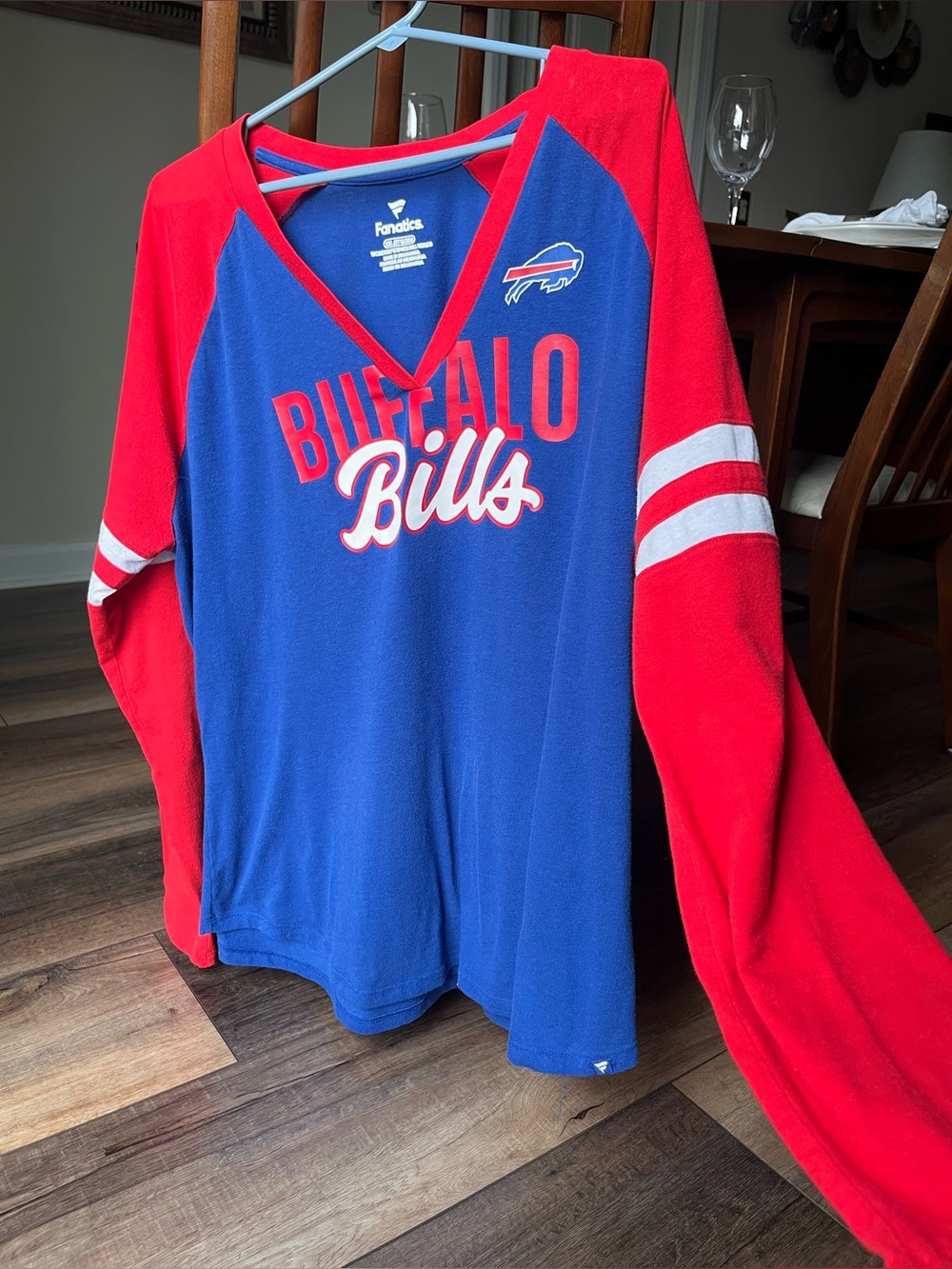 Fanatics Buffalo Bills vneck long sleeve Size XXL Women’s shirt! Go Bills!